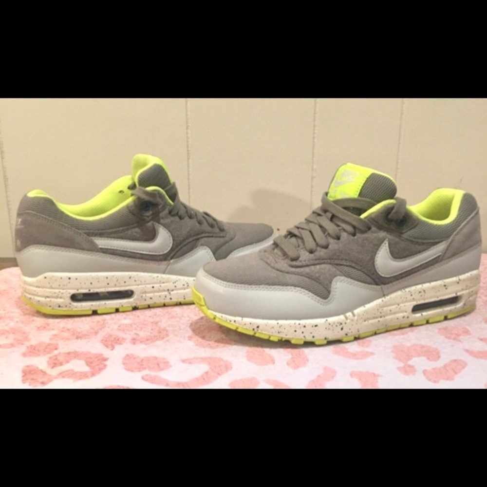 Nike Women Air Max 1 , Size 8 , Color canyon grey & dusty gray & volt